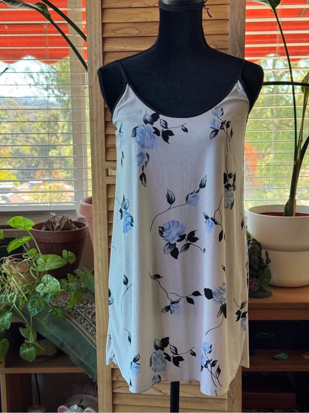 Women's Floral Slip - White with Blue Rose Print